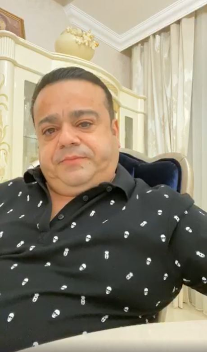 Lux și opulență în vila lui Adrian Minune din Ștefăneștii de Jos! Ce tablou emoționant are manelistul în livingul casei