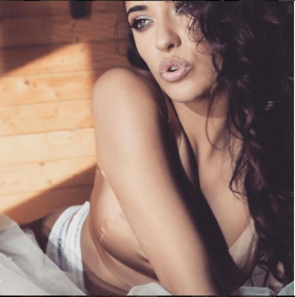 La ce vârstă fragedă și cu cine și-a pierdut Antonia virginitatea: „Nu a fost deloc ok”