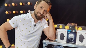 Iubita lui Dani Oțil, aproape goală pe Instagram! Cu o mână împinge...