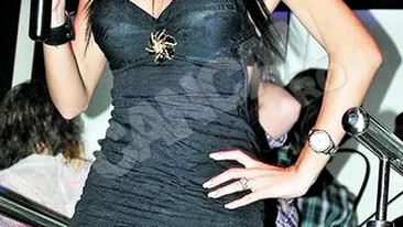 Andreea Tonciu, cu aripioarele la vedere! Sunt in perioada aceea a lunii, nu-mi pun OB-uri!