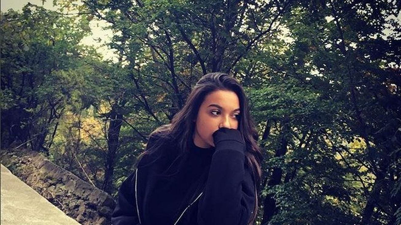 Fata cea mică a lui Adrian Minune are iubit! Cu cine se iubeşte adolescenta de 15 ani