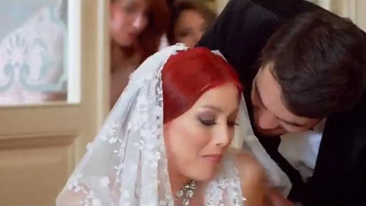 Cine s-ar fi gandit ca va renunta la muzica? Elena Gheorghe s-a apucat de actorie!