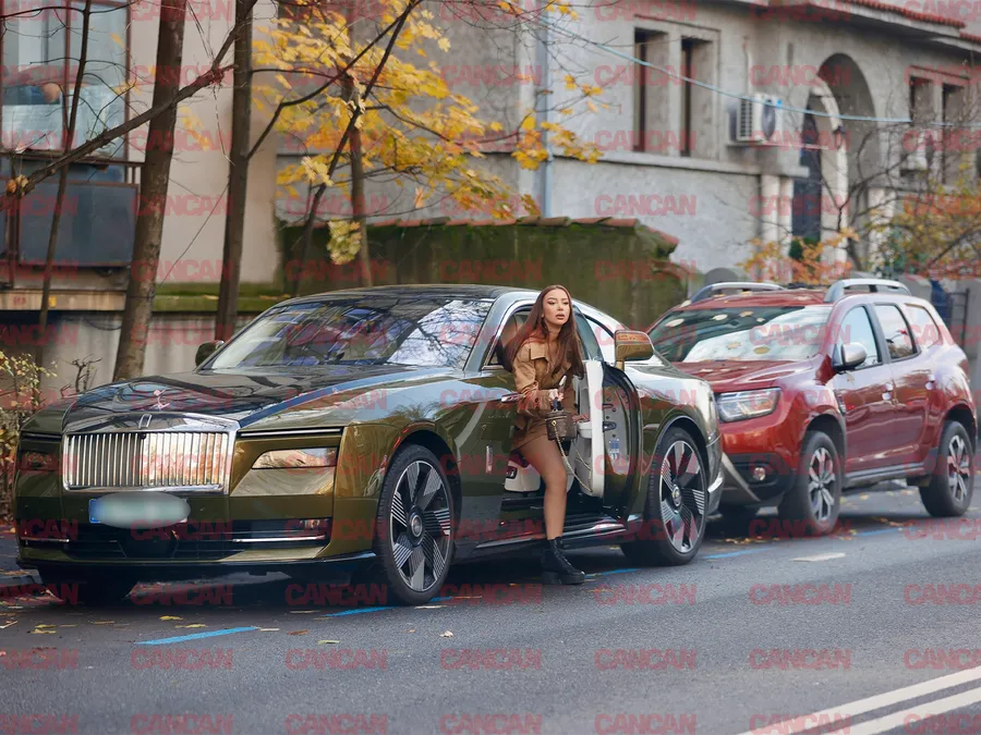 Cati Vijelie iese grațioasă din mașină