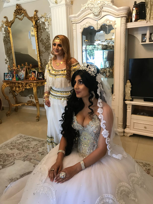 Vrăjitoarea Vanessa și nora ei