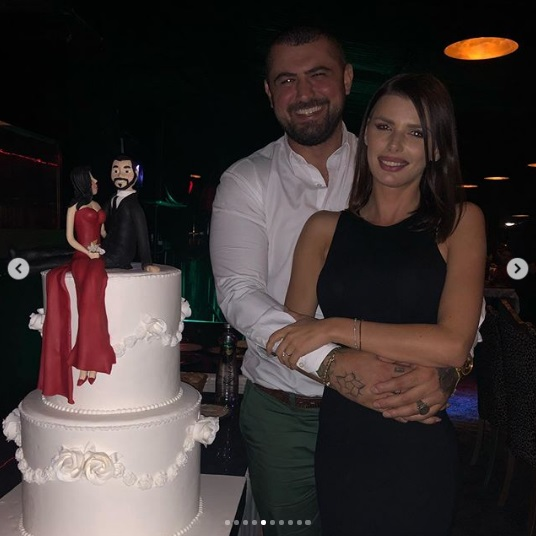 Milionarul turc pretinde că 
fosta MISS România a fost filmată la o ”partidă în 3”