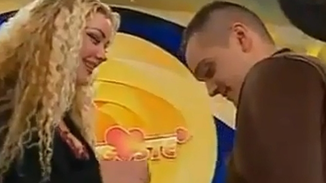 Mihai, iubitul Biancai din liceu, vorbeste despre toate tentativele ei de sinucidere: "Bianca a pozat goala la 17 ani! Cand au fost facute publice fotografiile, a vrut sa sara pe geam!"