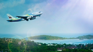 Tu știi ce trebuie să ai întotdeauna în bagajul de mână atunci când călătorești cu avionul?
