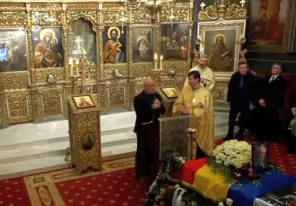Evenimentele neplăcute de la înmormântarea lui Mihai Șora ascund un război crunt între soția filosofului și copilul acestuia