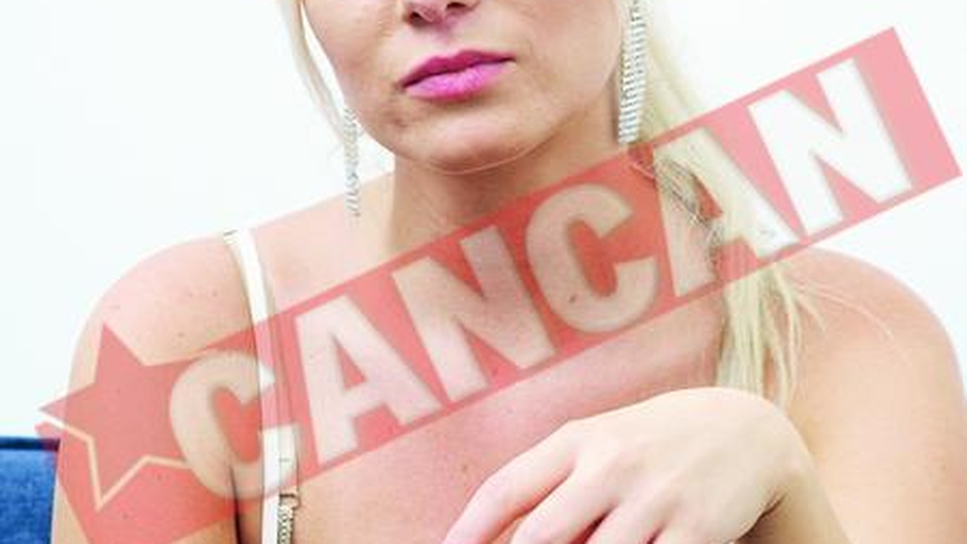 Simona Sensual a tras zece duble pentru o banana