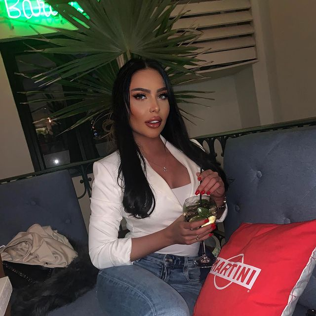 Larisa are aproape 3.000 de urmăritori pe Instagram