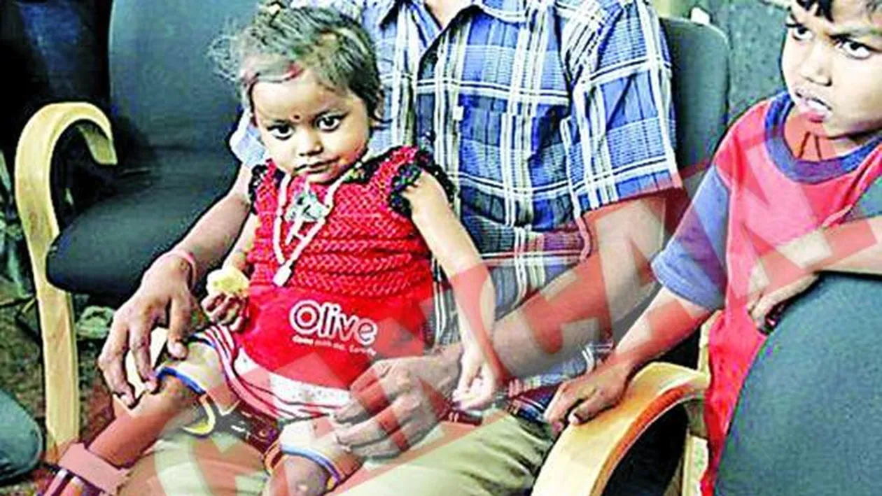 Lakshmi, fetita-paianjen a inceput sa mearga