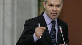 Culmea tupeului la "Monnet"! Elevii furau si de la profesori! Colectie de telefoane furate, la prietena "elevei violate"!