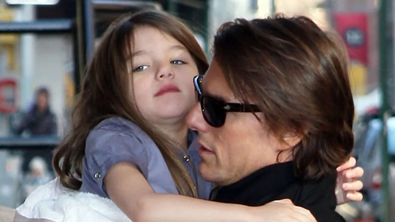 Credeai că numai Moni nu şi-a văzut fetiţa de câteva luni? Tom Cruise n-a mai trecut pe la Suri de 4 luni!