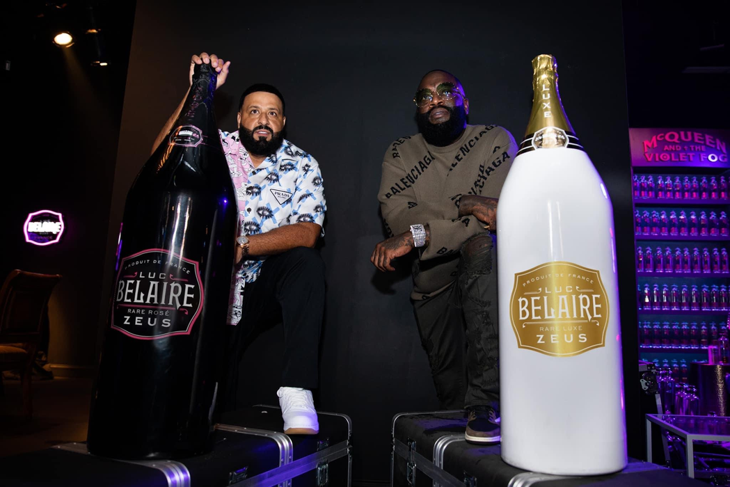 Antreprenorul Ali Symposium, singurul român invitat la evenimentul anului în SUA: Pool party-ul lui Rick Ross