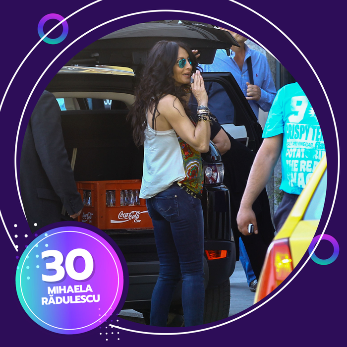 Top 40 sexy-vedete care se apleacă muuult prea mult! Le-am surprins în poziții haioase
