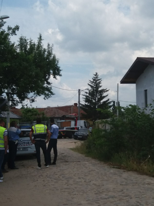 Polițiștii au tras după mașina în care se afla Paris