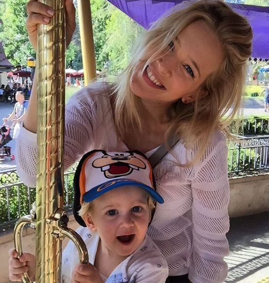 Soţia lui Michael Buble este însărcinată! Unul dintre copiii cuplului suferă de cancer