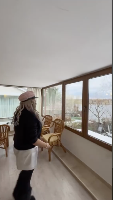 Cum arată casa de pe lac a Sânzianei Buruiană? Aici s-a filmat ”Lia, soția soțului meu”