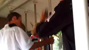 VIDEO SENZATIONAL! S-au certat pentru un pui de gaina! Asta nu e cioara! - Iti dau un pumn de mori aici