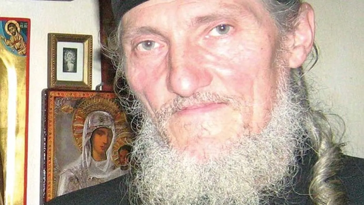 Apel disperat! Dragoș Pâslaru, actorul care s-a călugărit, are nevoie de ajutor. Strânge bani pentru... “Muncește singur zi lumină!”