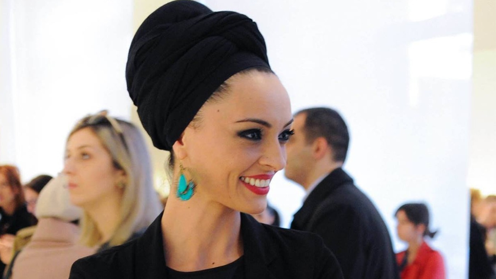 Motivul pentru care Cosmina Păsărin poartă mereu un batic pe cap. De ce boală incurabilă suferă
