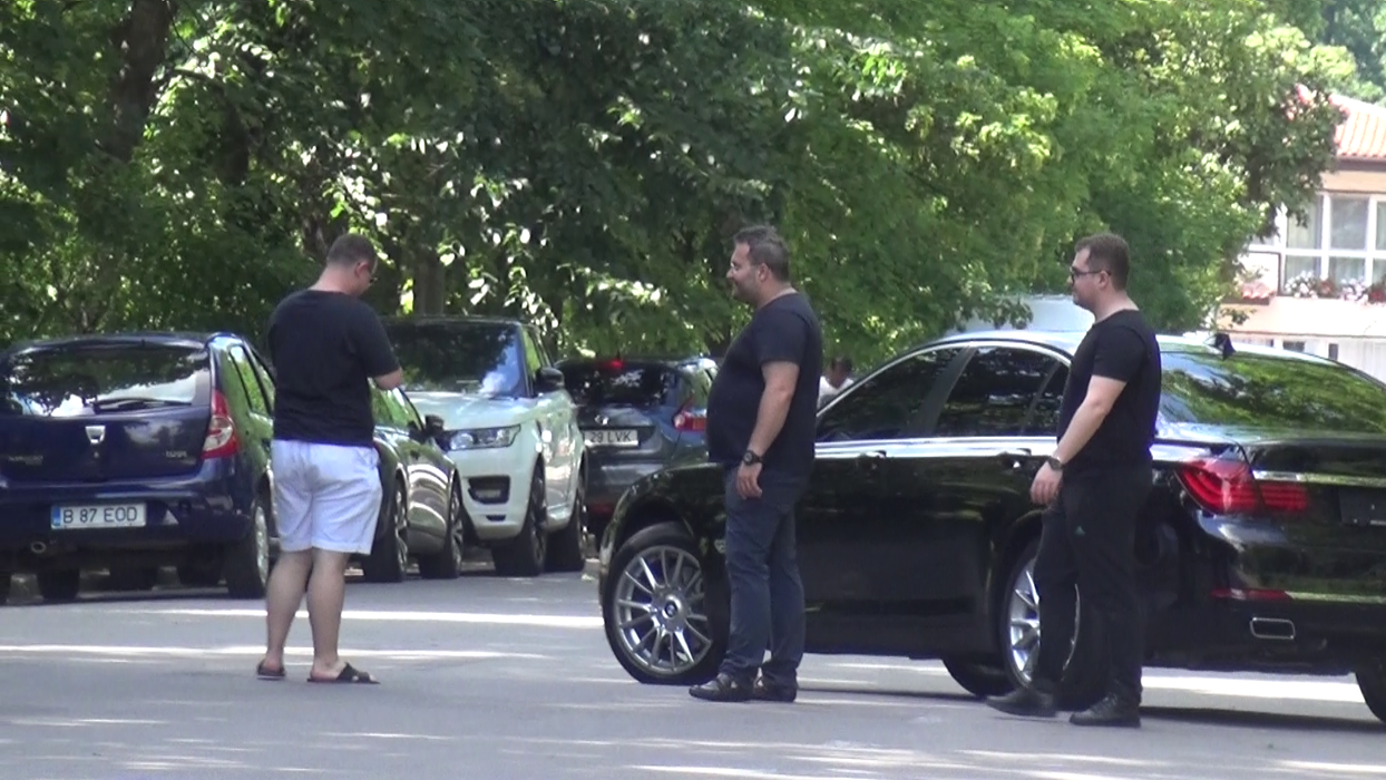 „Bozo“ şi fratele său au „operat“ un BMW în parcul Herăstrău din Capitală