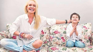 Vica Blochina, surprinsa in timp ce se SARUTA cu un barbat! Vezi cine este MISTERIOSUL din viata blondei!