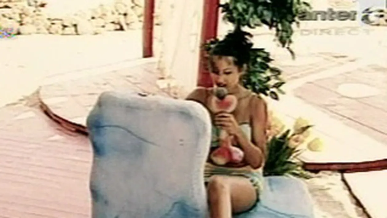 Imagini de colectie! Uite-i pe bunicii lui Razvan si Dani la Neatza! Horia Brenciu era prezentator si Nicoleta Luciu iti spunea cum e vremea!