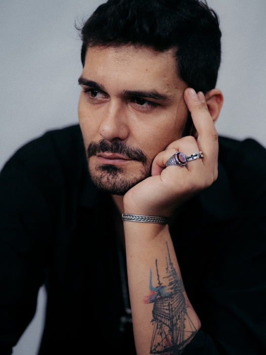 George Burcea s-a afișat cu o blondă superbă. Foto: Facebook