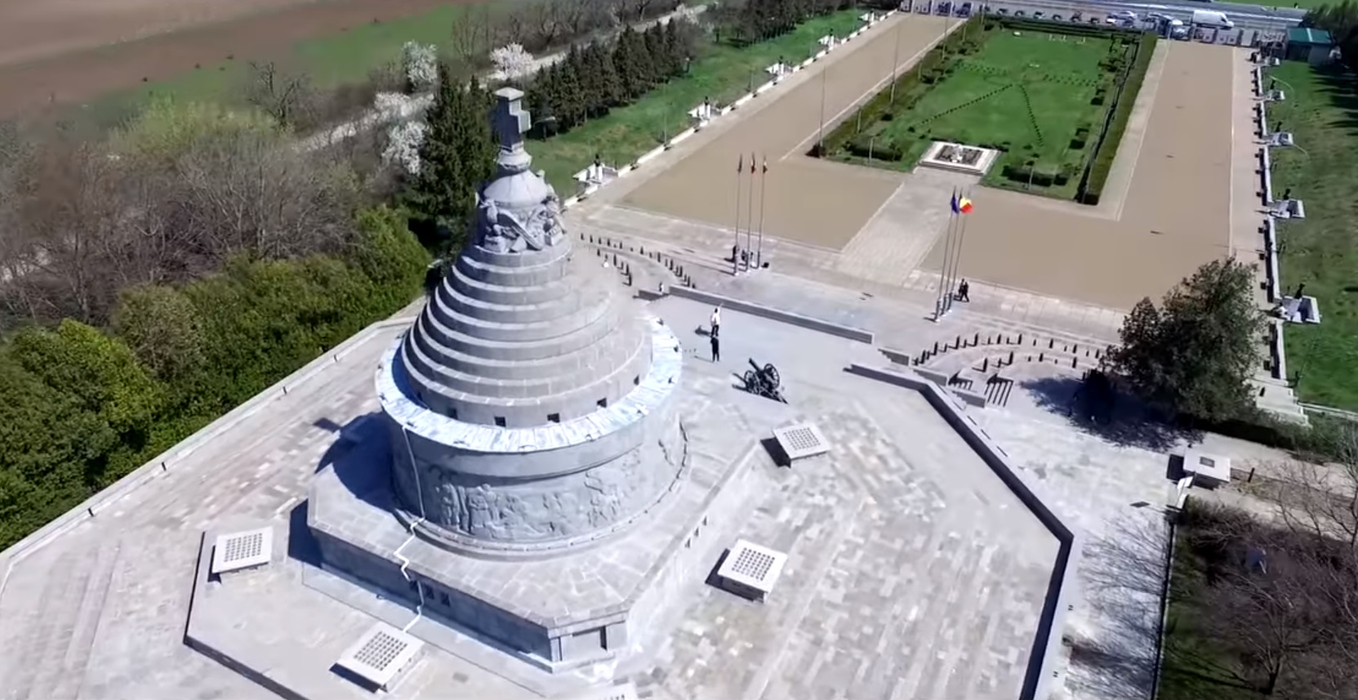 Filmările au avut loc la Mausoleul de la Mărășești