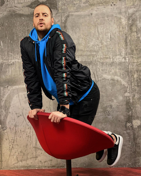 Comediantul Andrei Ciobanu explică de ce oamenii ar trebui să consume "lecturi ușoare" / (Foto: Instagram)