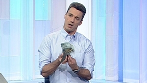 Antena 3 i-a micșorat salariul lui Mircea Badea! Câți lei câștigă acum prezentatorul, în fiecare lună