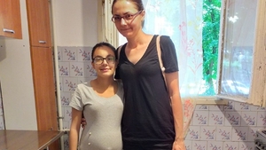 Ea este tânăra de 20 de ani pe care viața a pus-o la pământ. Cum a ajuns Floricuța să trăiască de la 3 ani numai în centre de plasament și să devină mămică la doar 19 ani!