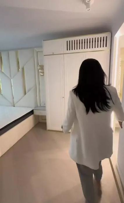 Cum arată apartamentul de lux din Pipera al Andreei Tonciu! Bruneta îl scoate la vânzare și cere 250.000 de euro pe el