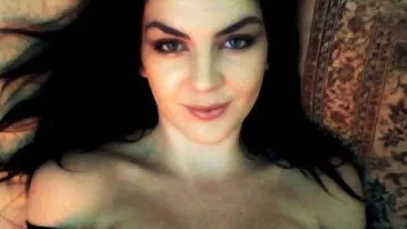 O mamă beată, în vârstă de 26 de ani, și-a strivit bebelușul după ce a adormit peste el!