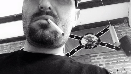 Cheloo a răbufnit. “Dacă nu aş fi fost condamnat pentru 0.6 grame de iarbă oferită unui fraier, te-aş fi călcat în picioare!” Ce l-a deranjat pe artist