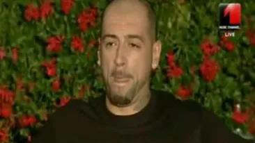 VIDEO CRBL s-a suparat pe cei care l-au criticat pe Facebook: Eu cum pot sa ma apar? Decat facand versuri! Vezi cum a improvizat pe scena RMA