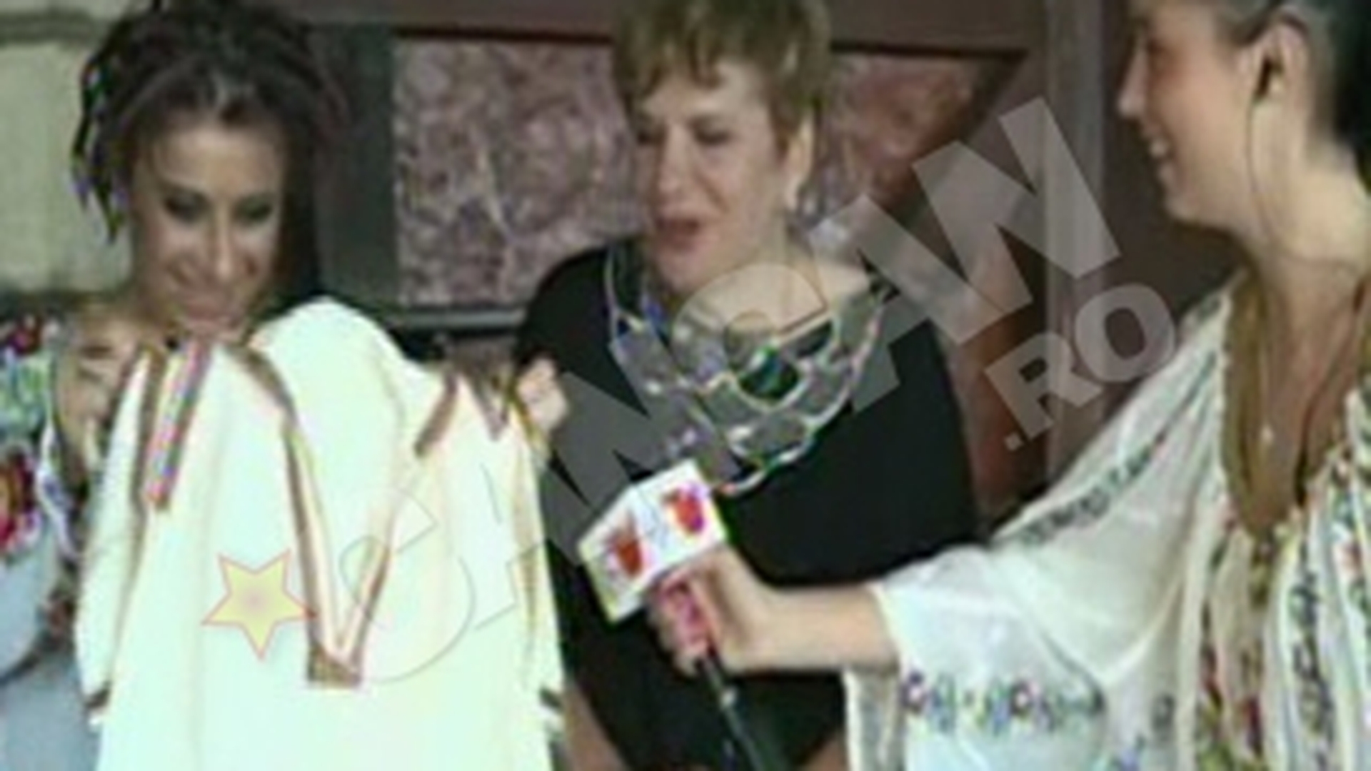 VIDEO Ionela Prodan: "Anamaria nu are voce pentru scena. Cand era mica a mancat bataie ca sa cante"