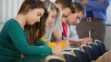 Structura anului școlar 2019-2020. Totul despre vacanțe, examene și teze