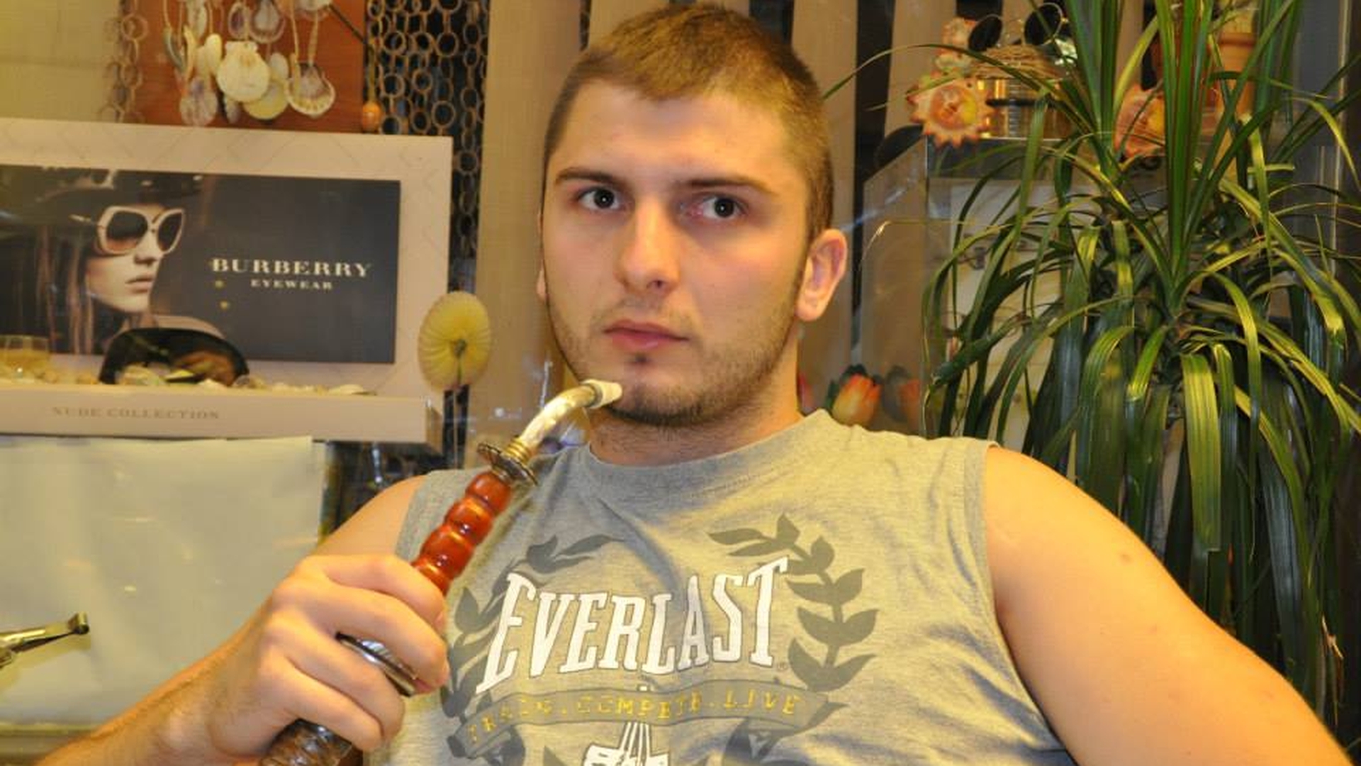 Mama baiatului ucis de prietenul lui Marica a ajuns la sapa de lemn! Inmormantarea si pomenile au inglodat-o in datorii uriase