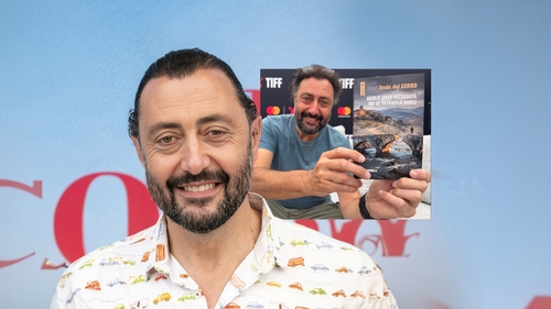 Jesús del Cerro, regizorul spaniol stabilit în România, își lansează romanul la București