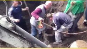 IMAGINI INCREDIBILE! Panica si groaza! Un copil de 13 ani a cazut intr-o fantana adanca de 15 metri!