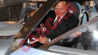 Basescu si-a trecut in declaratia de avere autoturismul Dacia Duster!