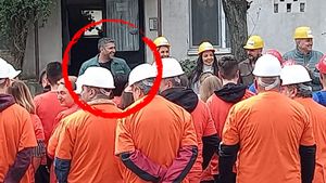 Adevărul despre Visuri la Cheie. Ce se întâmplă, de fapt, în emisiunea de la Pro TV. Imagini realizate de un trecător din Ploiești, într-o pauză de la filmări