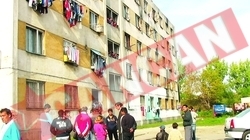 Rromii isi boteaza puradeii "Becali"