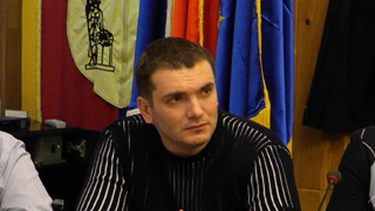 Directorul si contabila firmei Rosal, audiati la DNA, dupa ce procurorii au gasit carduri de combustibil la locuinta primarului din Cluj!