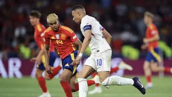 Când se joacă prima semifinală de la CM 2026 și cum poți vedea meciul online? Franța-Spania, duel de foc