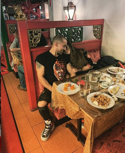Oana Radu, criticată dur după ce a publicat imagini cu noul partener: “Abia ți-a murit iubitul”