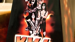 Rockerii de la Kiss fac bani din moarte
