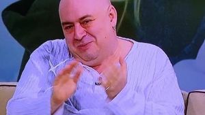 Pe Mârlanu' îl ştie o ţară întreagă, dar pe soţia şi pe fiica lui le-a ţinut bine ascunse! Uite ce frumoase sunt cele mai importante femei din viaţa actorului